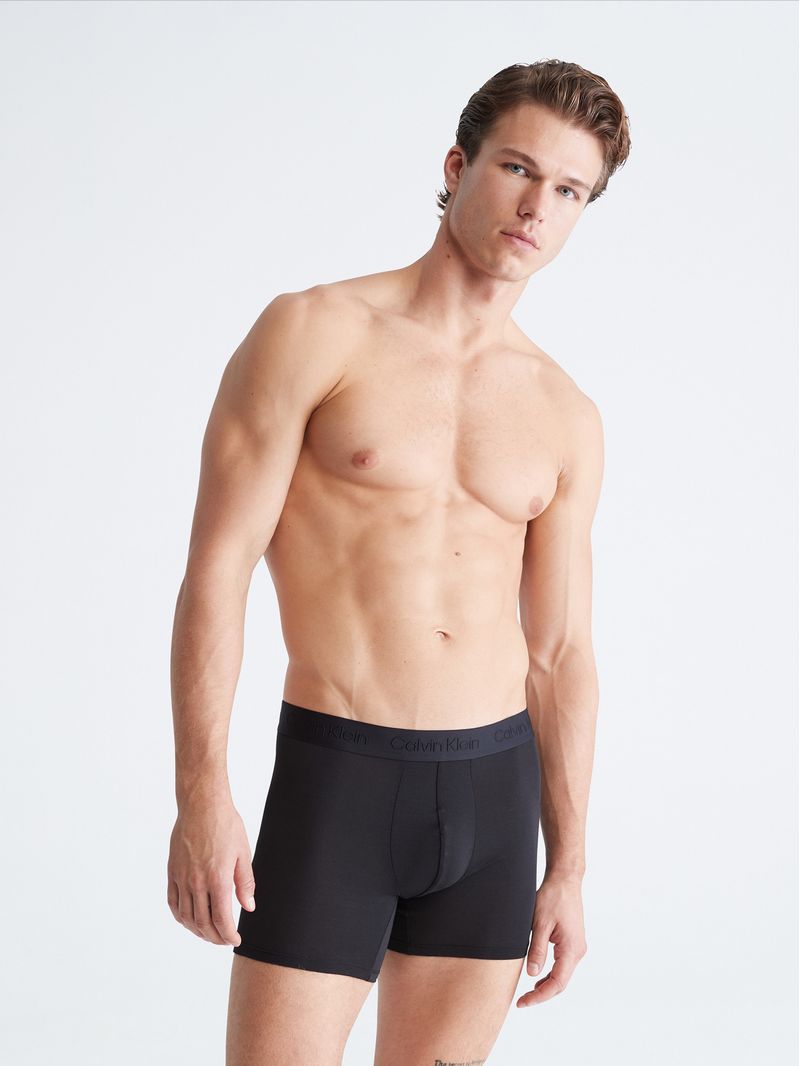 Modelo de boxer calvin klein hotsell
