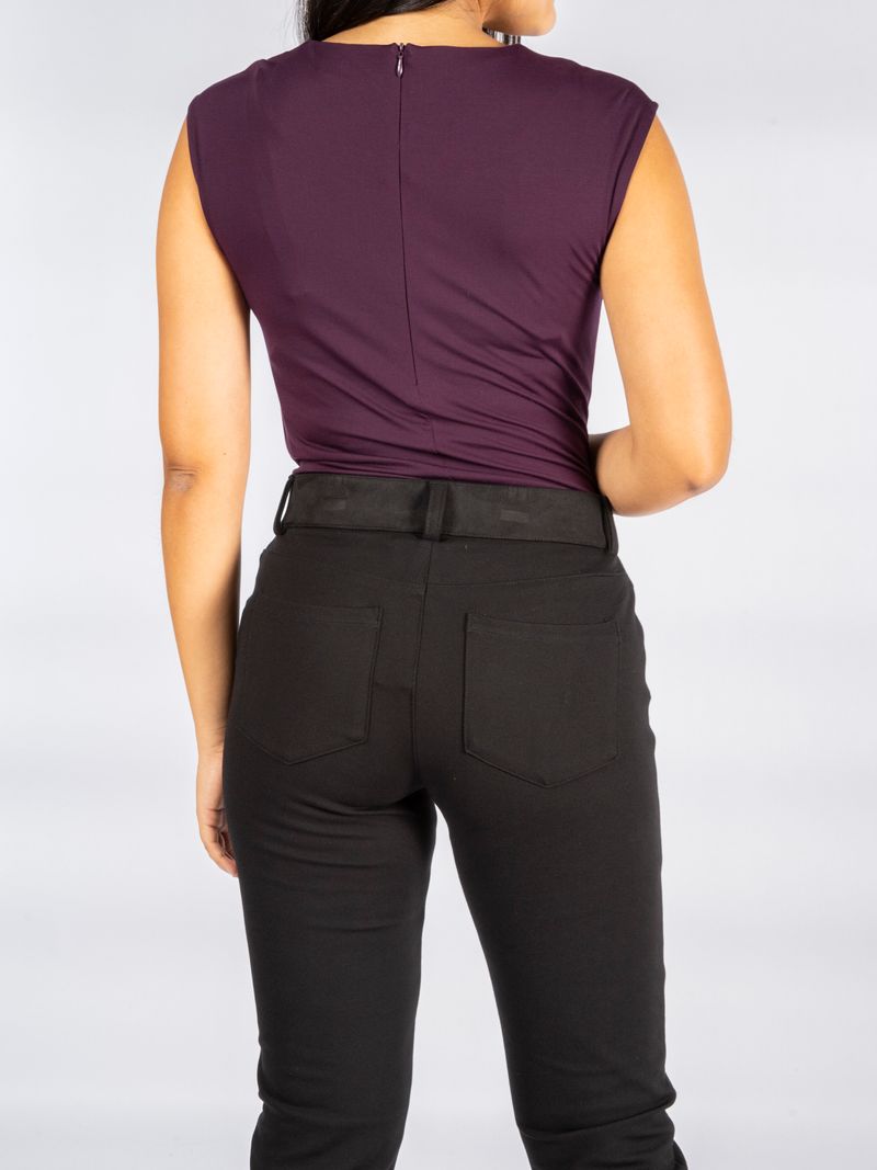 -Blusa-tipo-body-sin-mangas