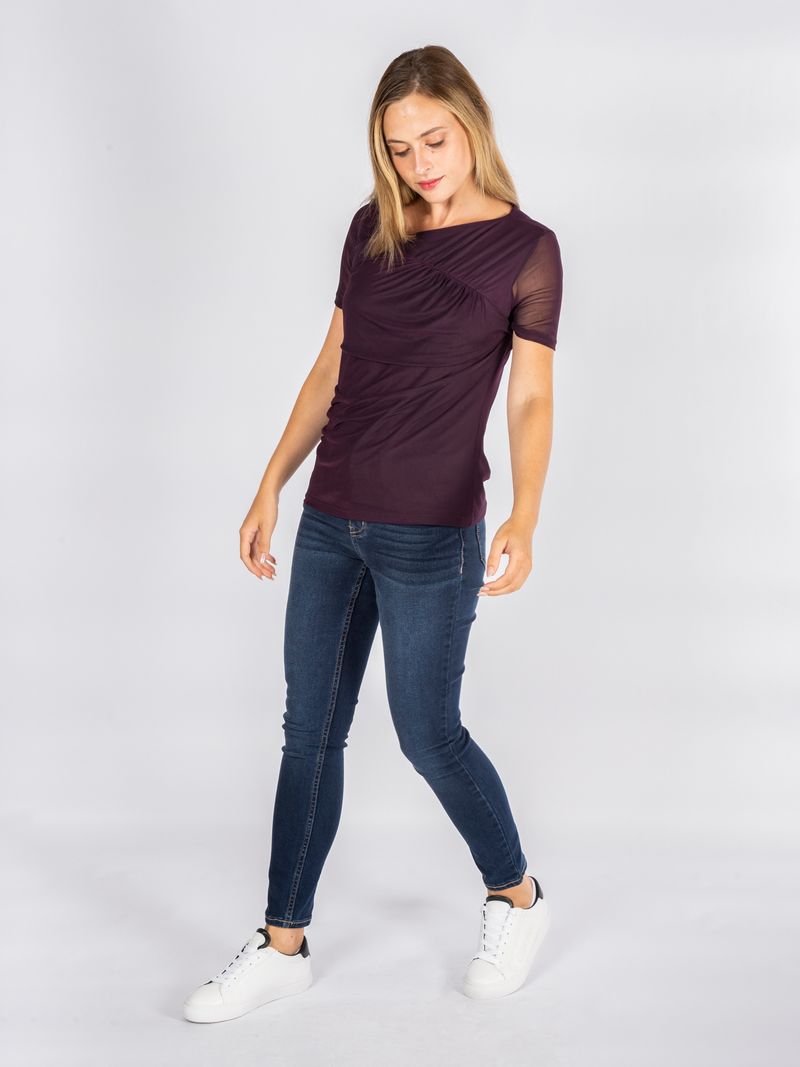 Blusa-con-escote-asimetrico
