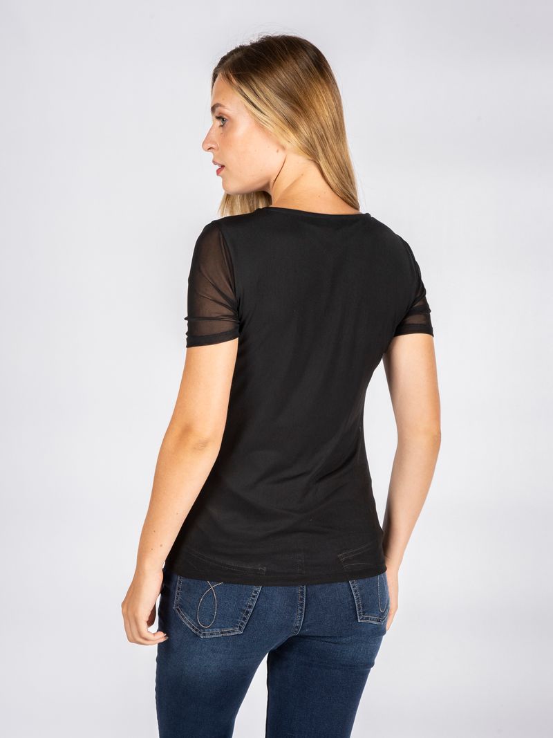 Blusa-con-escote-asimetrico