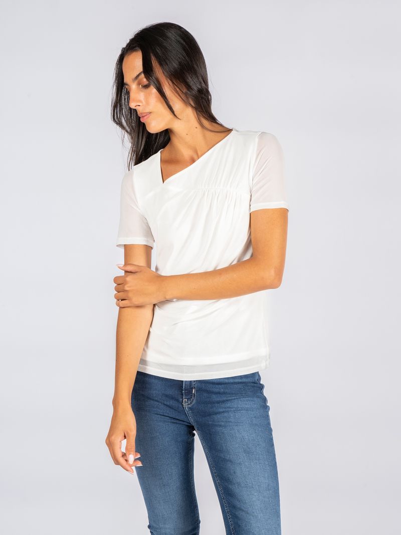 Blusa-con-escote-asimetrico