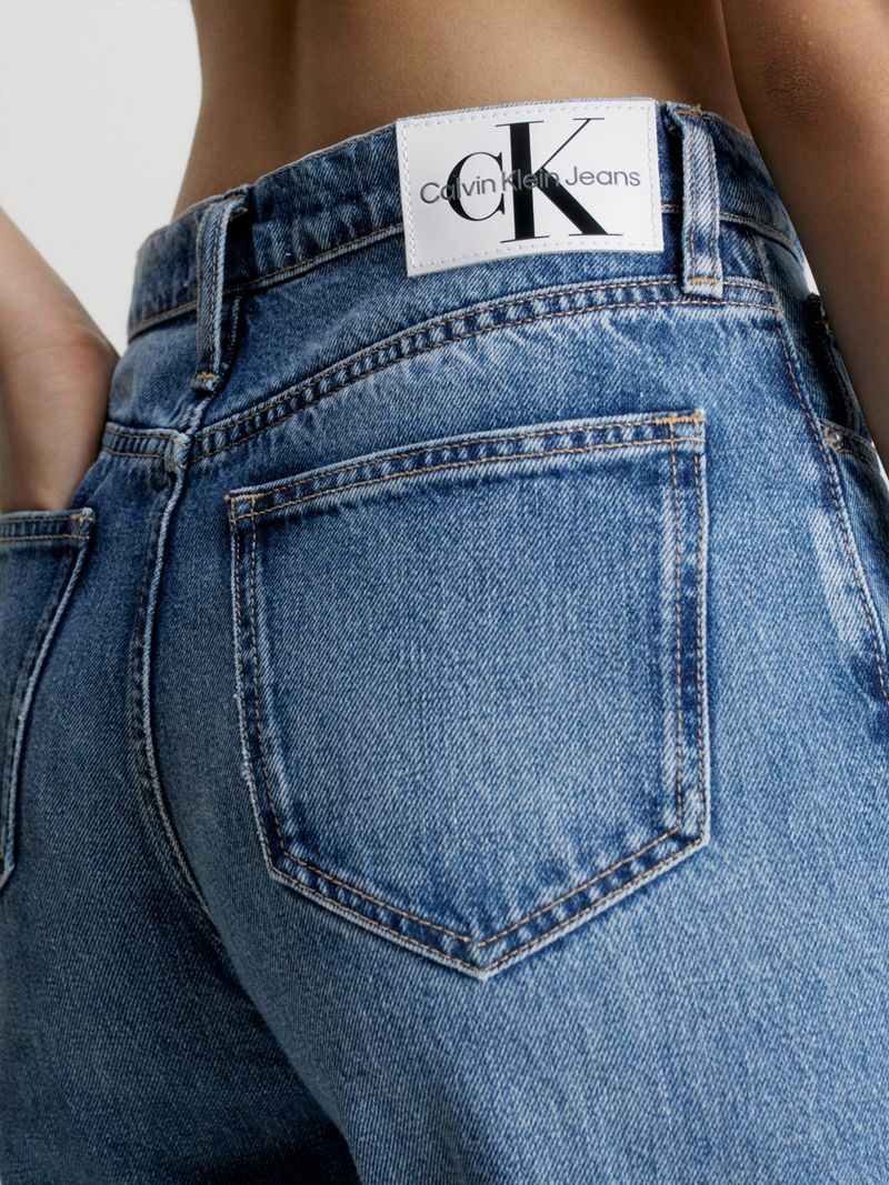 High-Rise-Straight-jeans