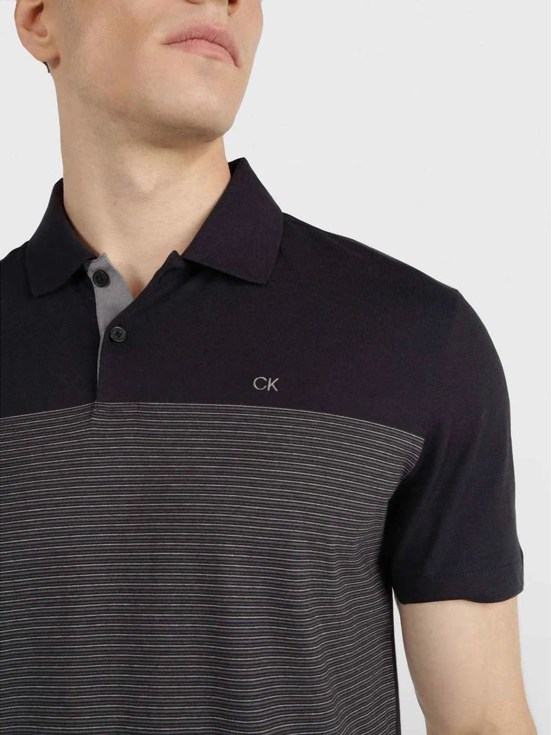 Polo-manga-corta-con-diseño-de-rayas