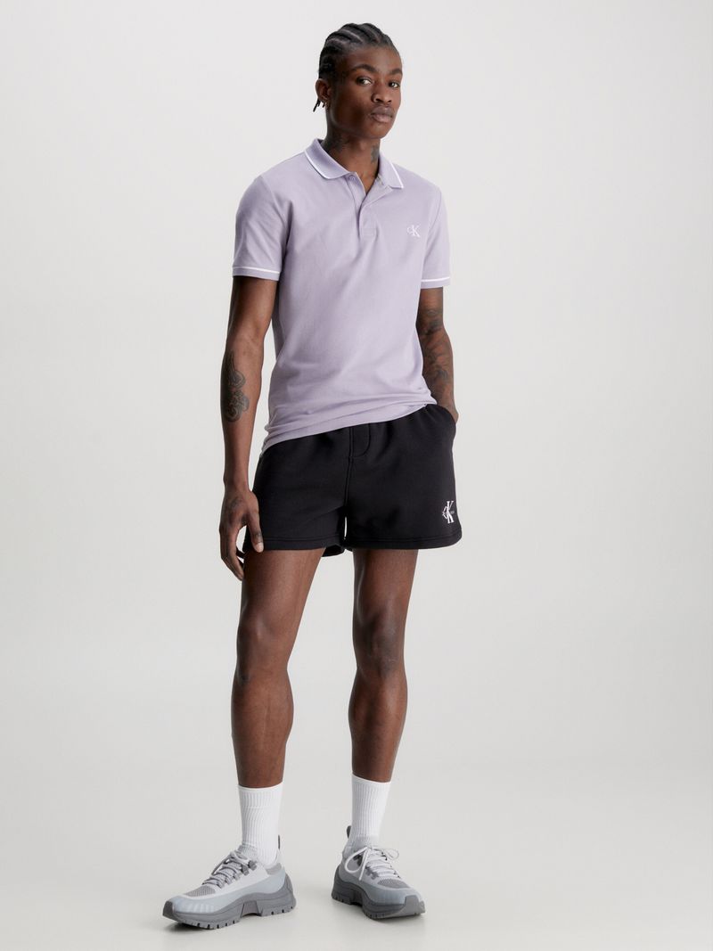 Polo-slim-con-ribete-en-contraste