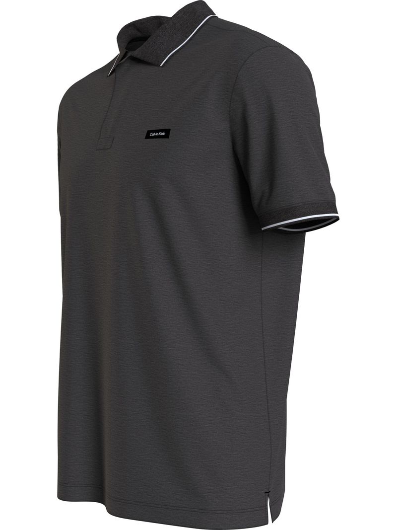 Polo-slim-de-pique-elastico-con-ribetes-modernos
