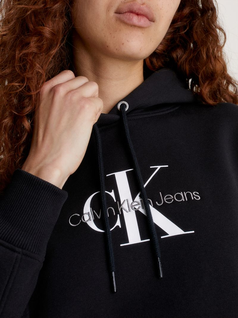 Sudadera-con-hoddie-y-monograma