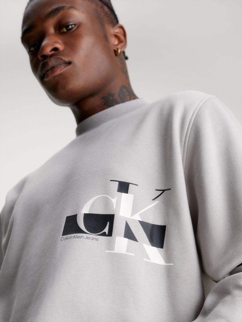 Sudadera-con-monograma-en-efecto-distorsionado