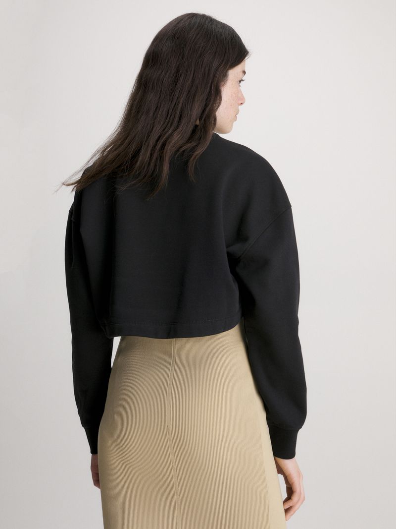 Sudadera-cropped-universitaria-con-logo