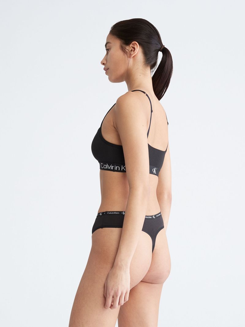 Tanga-con-logo-en-contraste-