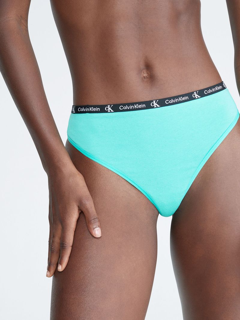 Tanga-con-logo-en-contraste-