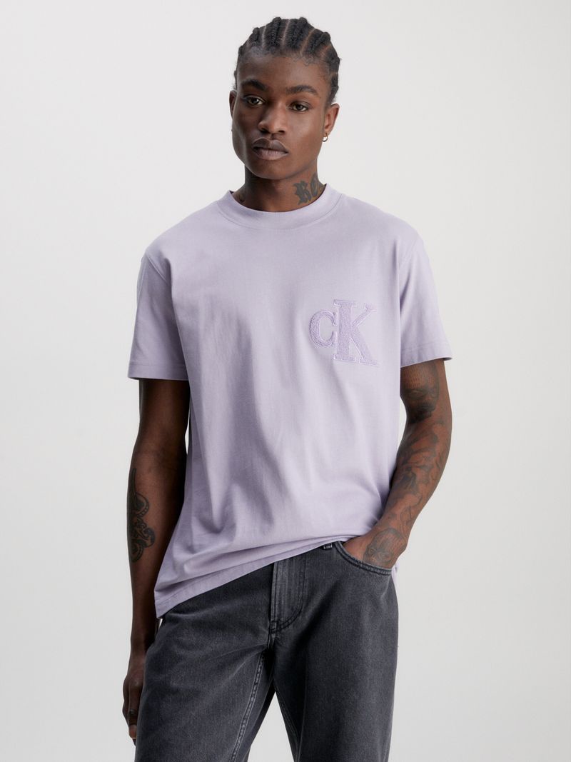 T-shirt-chenille-con-logotipo