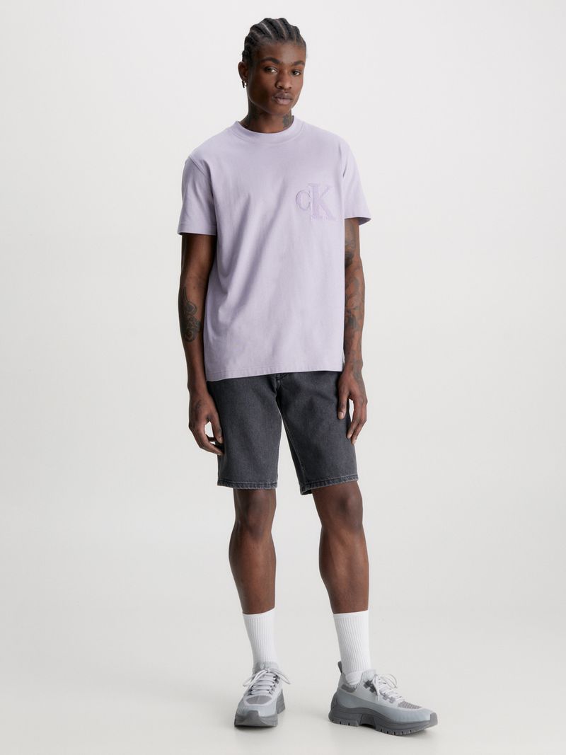 T-shirt-chenille-con-logotipo
