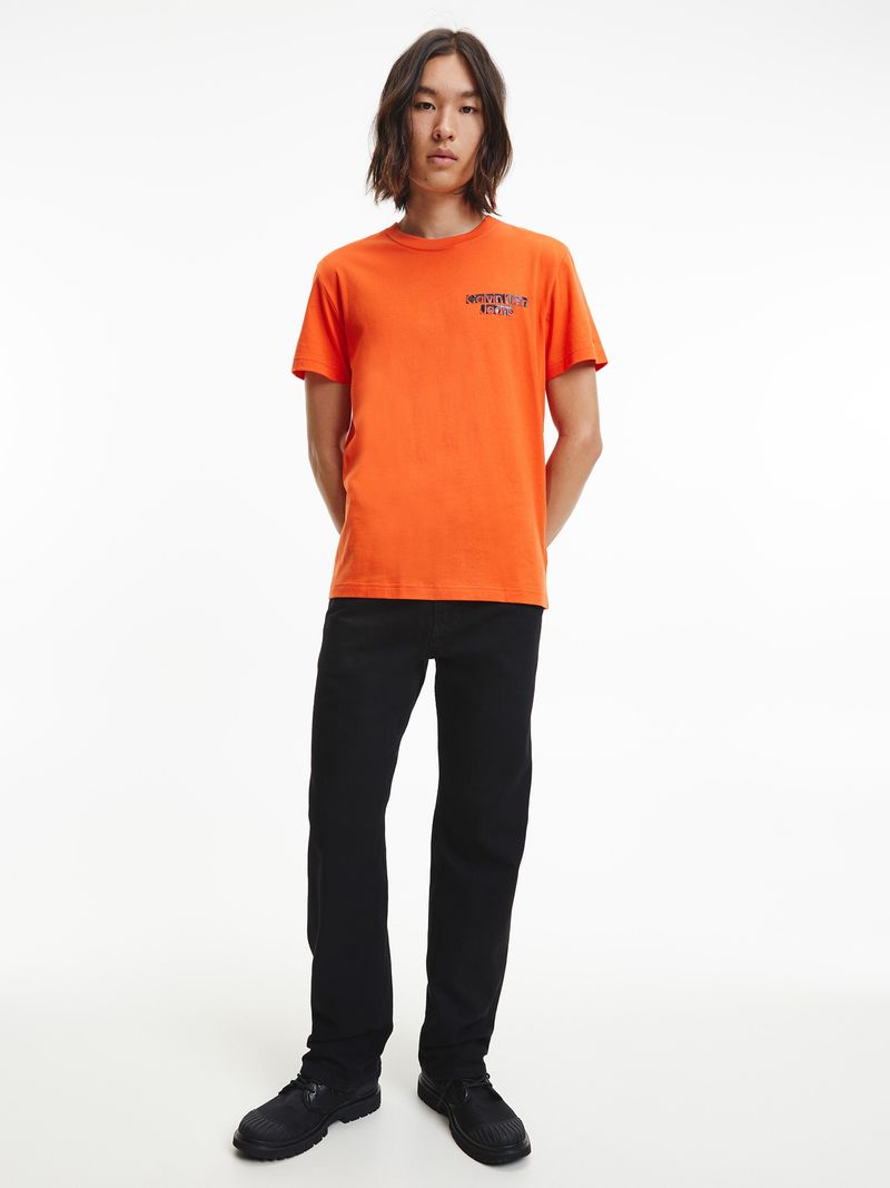 T-shirt-con-logo-bloqueado-estacional