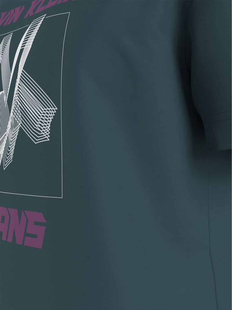 T-shirt-con-logo-en-3D-desvanecido