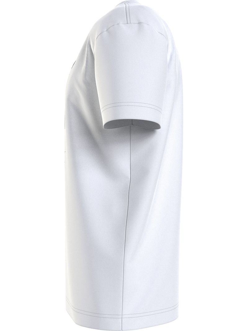 T-shirt-con-logo-en-3D-desvanecido