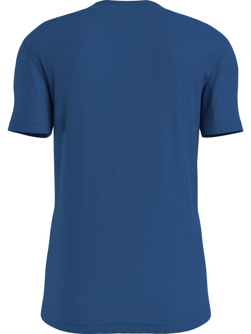 T-shirt-con-monograma-disruptivo