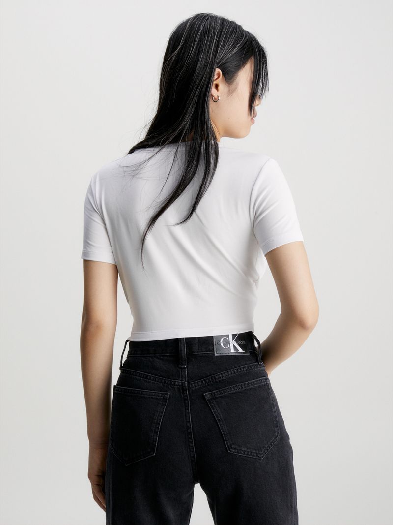 T-shirt-cropped-con-twist