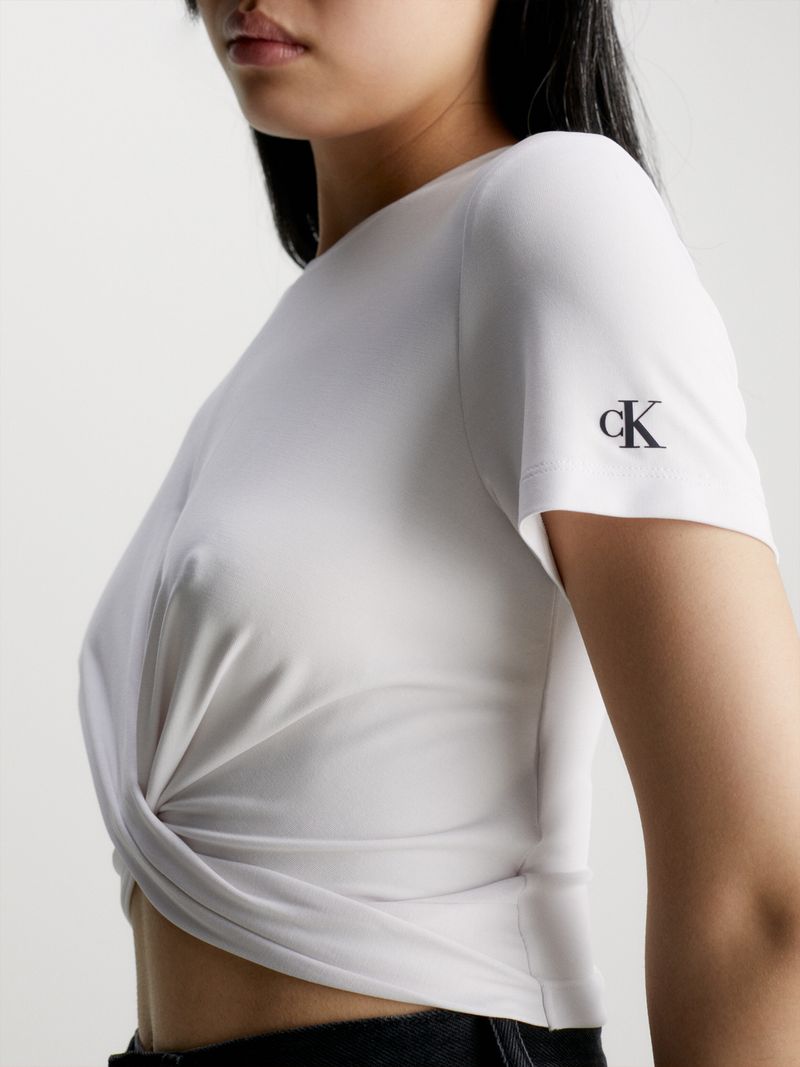 T-shirt-cropped-con-twist