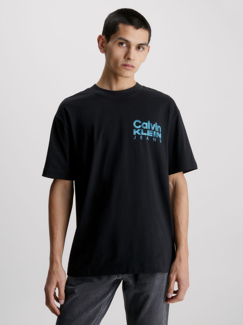T-shirt-relaxed-con-logo-en-contraste