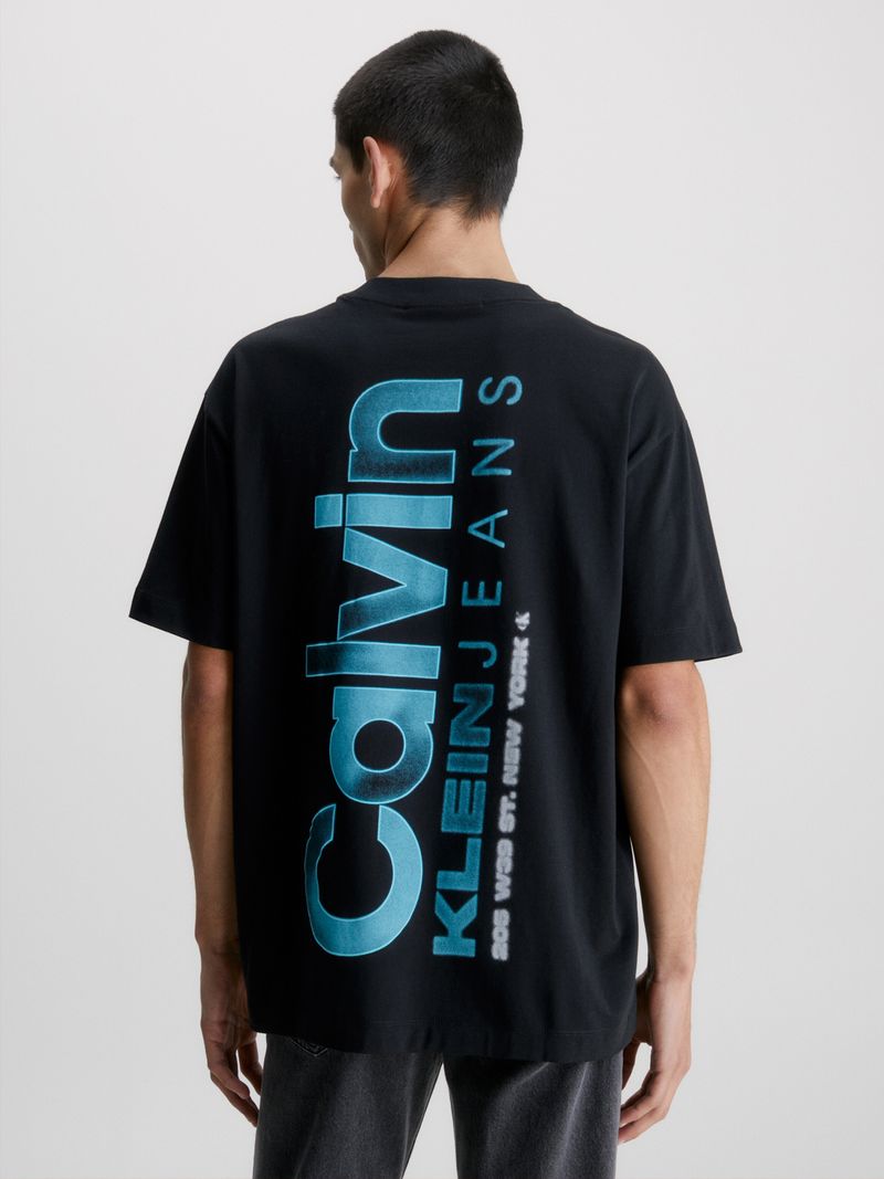 T-shirt-relaxed-con-logo-en-contraste