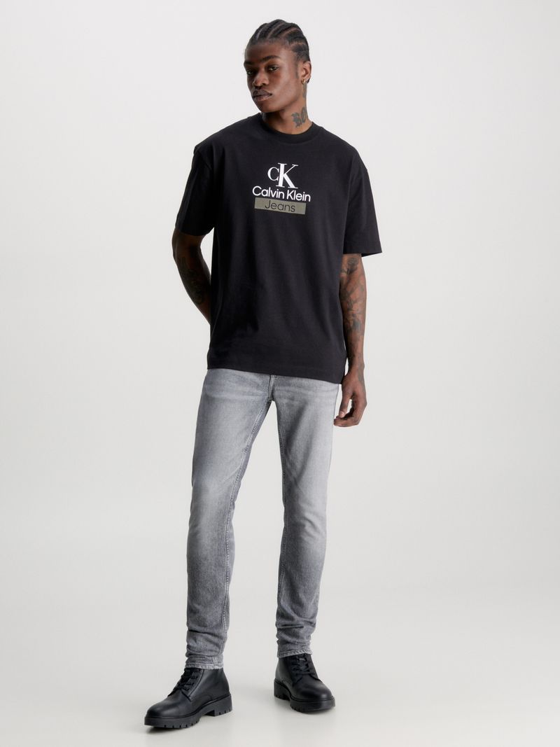 T-shirt-relaxed-con-logotipo
