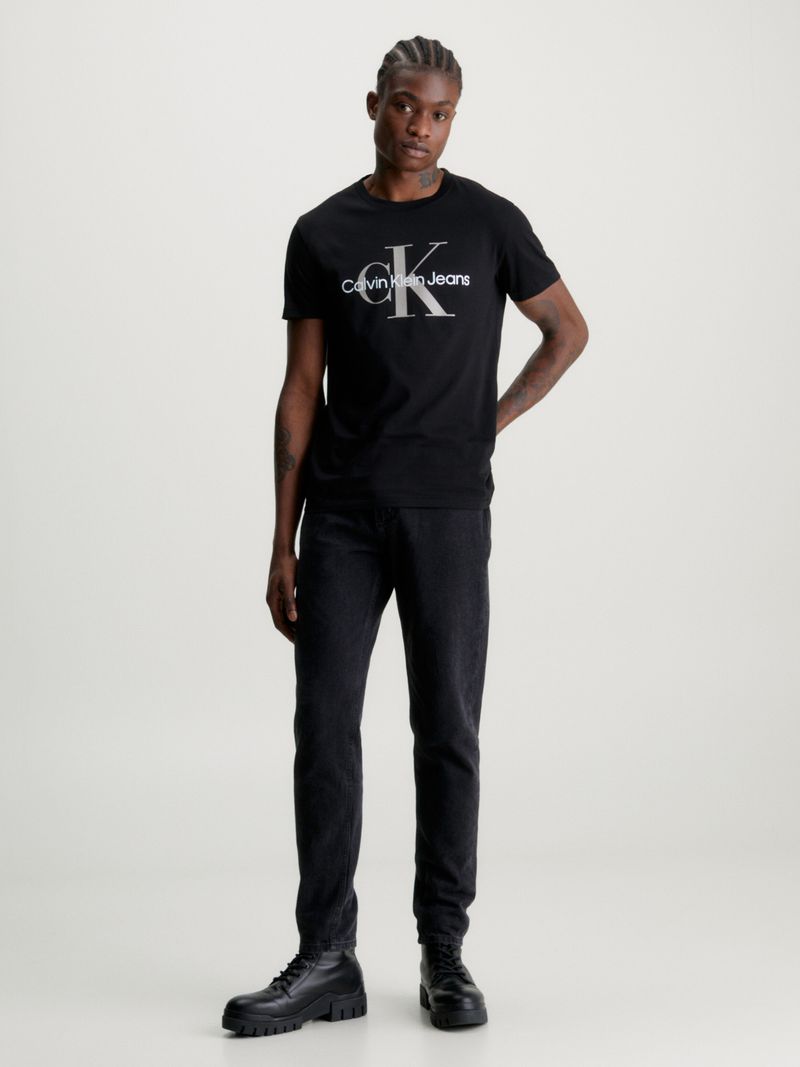 T-shirt-slim-con-monograma