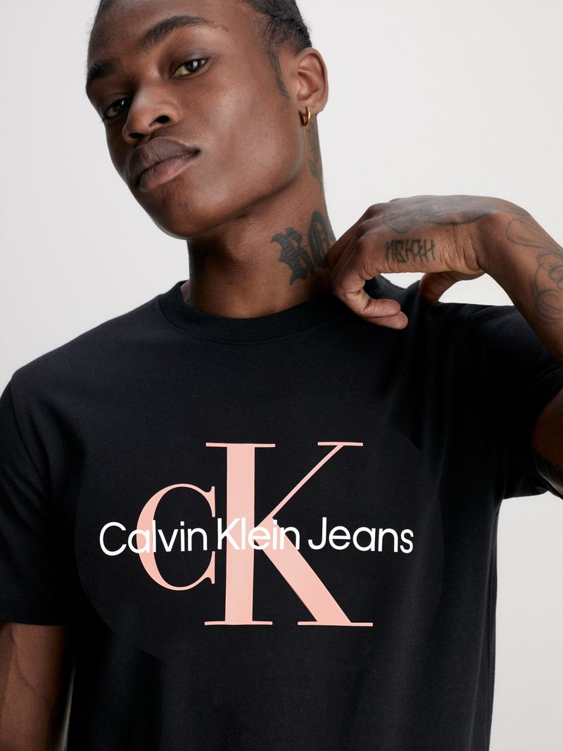 T-shirt-slim-con-monograma