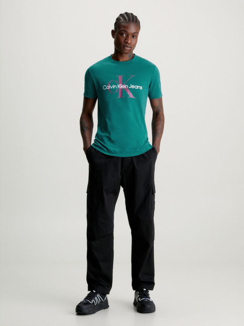 T-shirt-slim-con-monograma