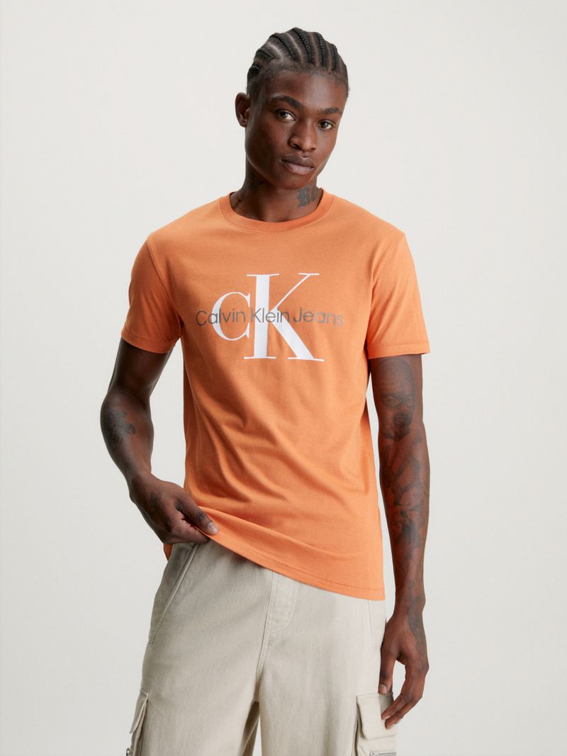 T-shirt-slim-con-monograma