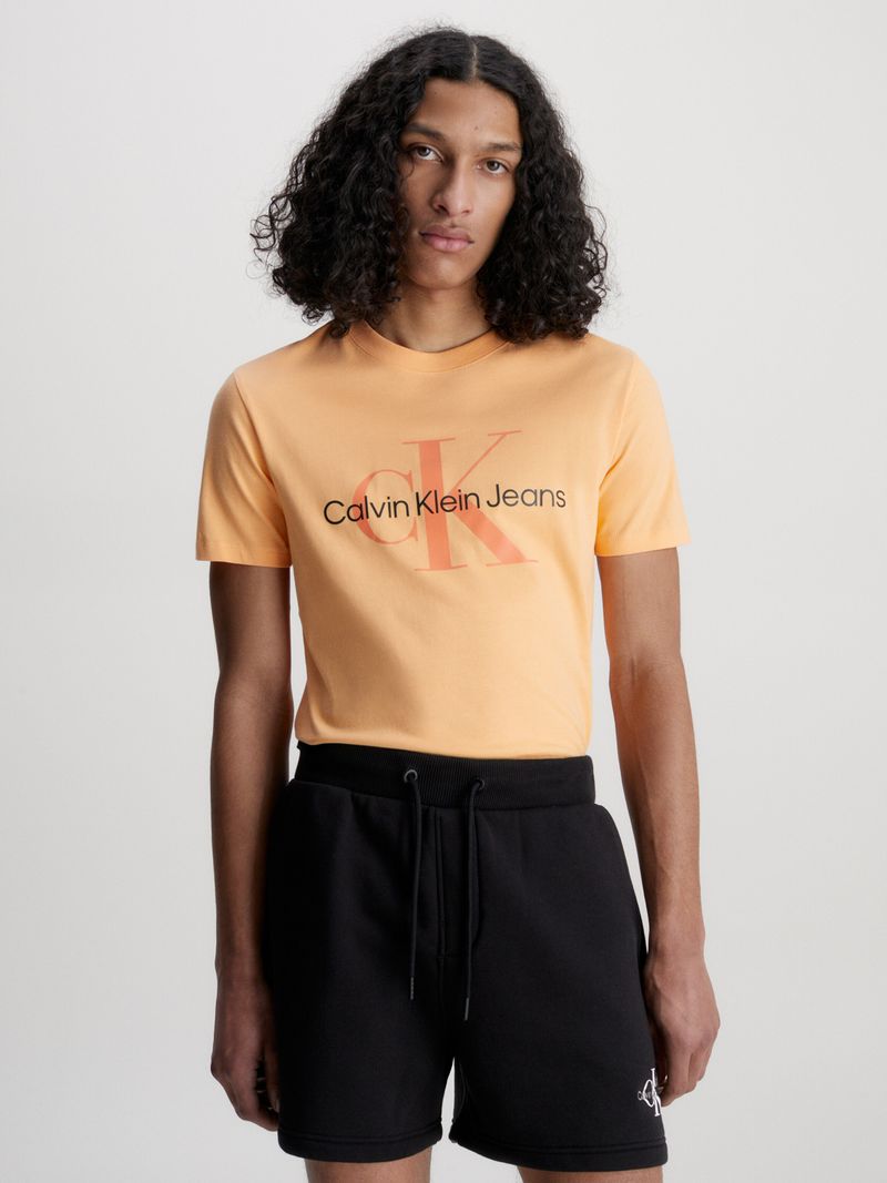 T-shirt-slim-con-monograma