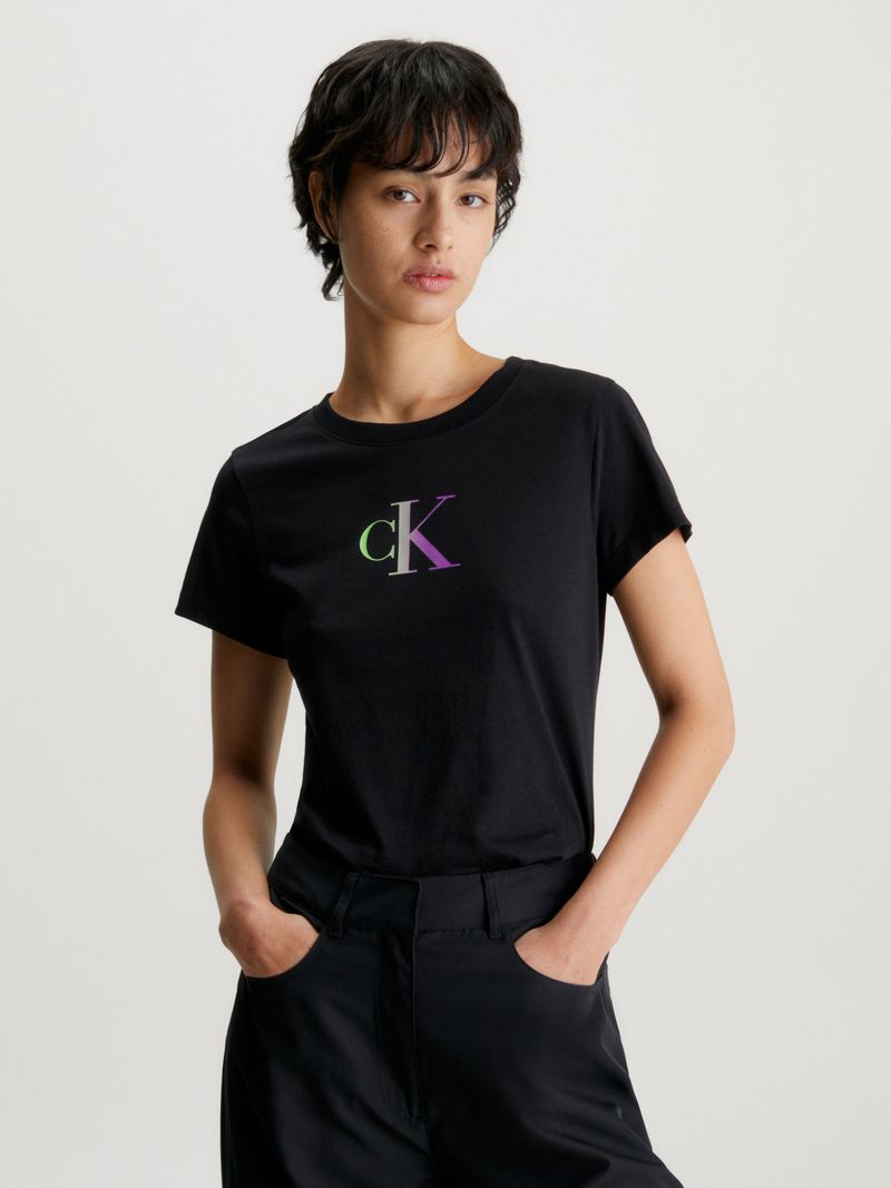 T-shirt-slim-con-monograma