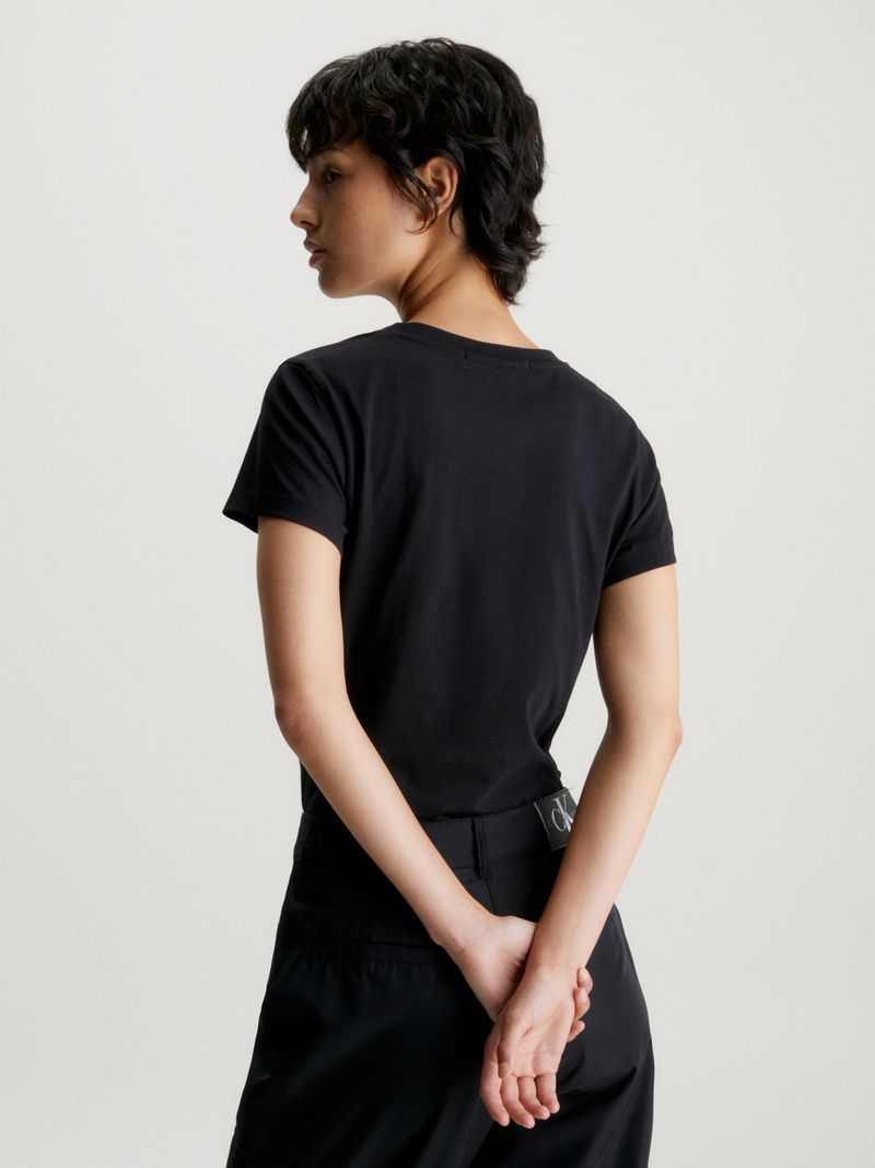 T-shirt-slim-con-monograma