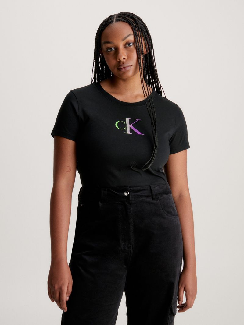 T-shirt-slim-con-monograma