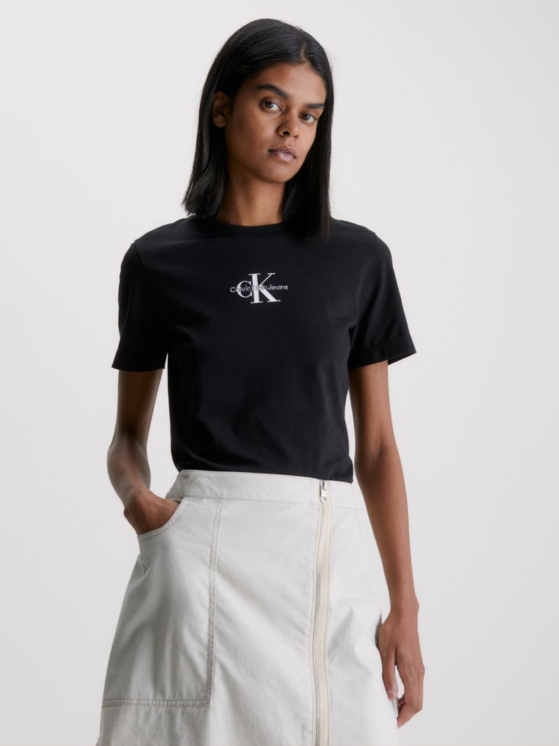 T-shirt-slim-con-monologo