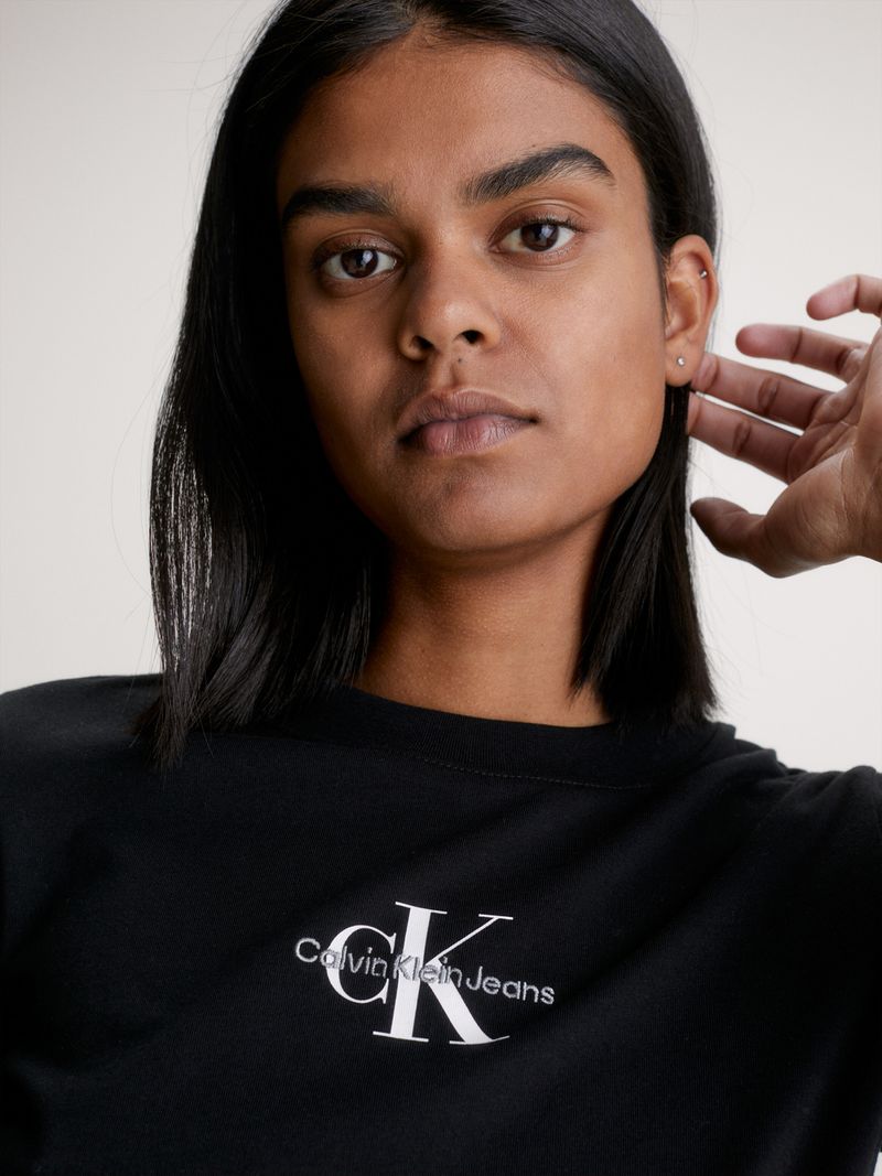 T-shirt-slim-con-monologo