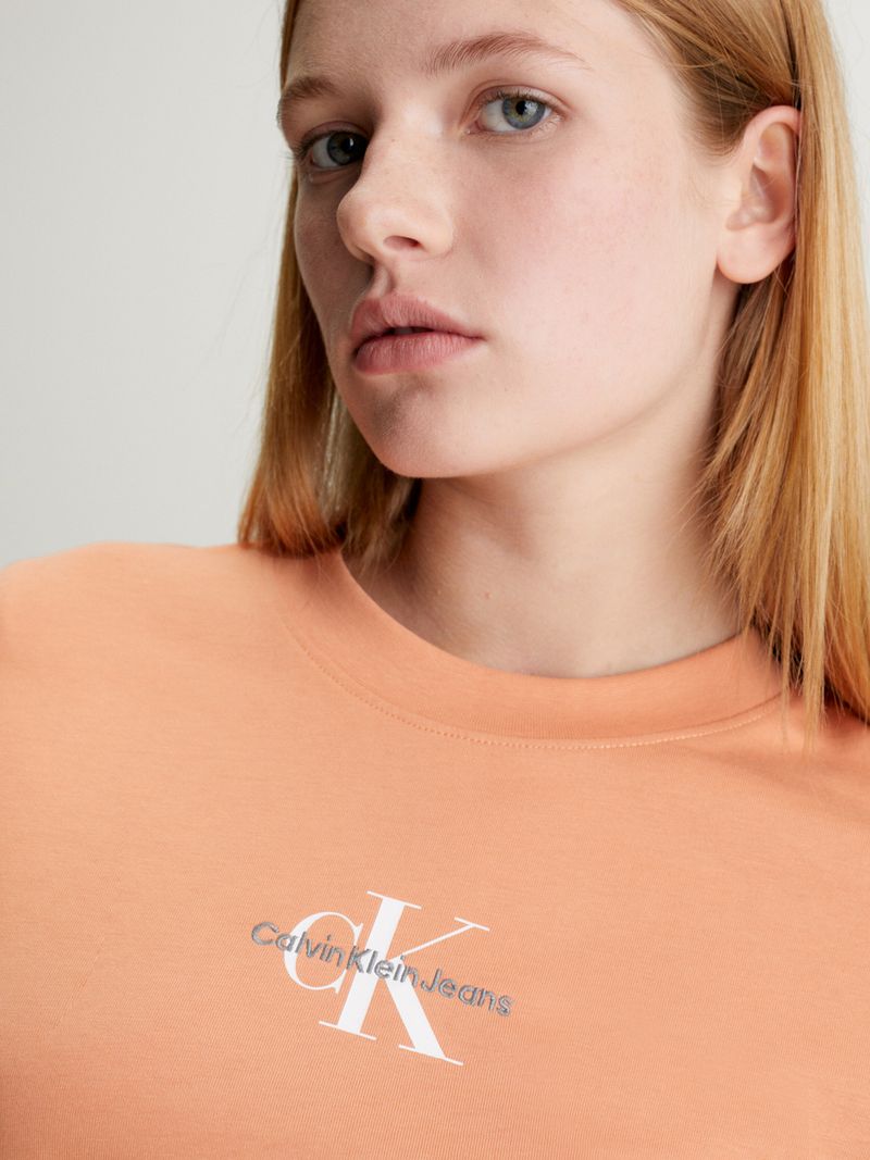 T-shirt-slim-con-monologo