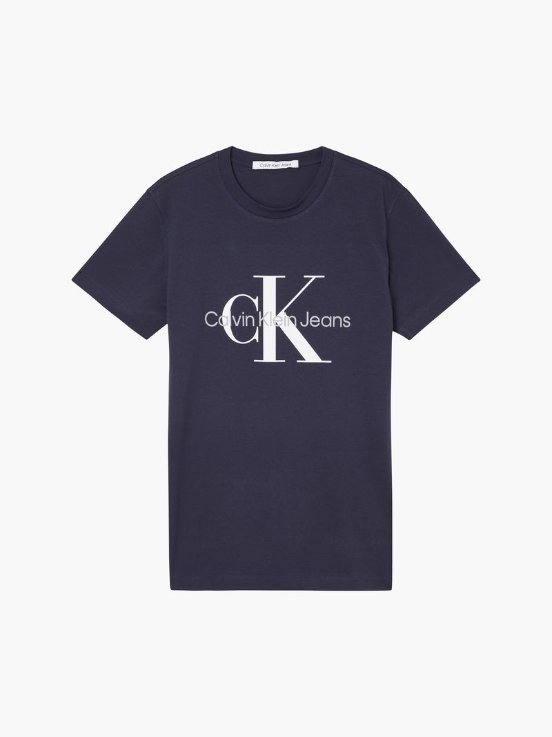 T-shirt-slim-y-diseño-de-monograma