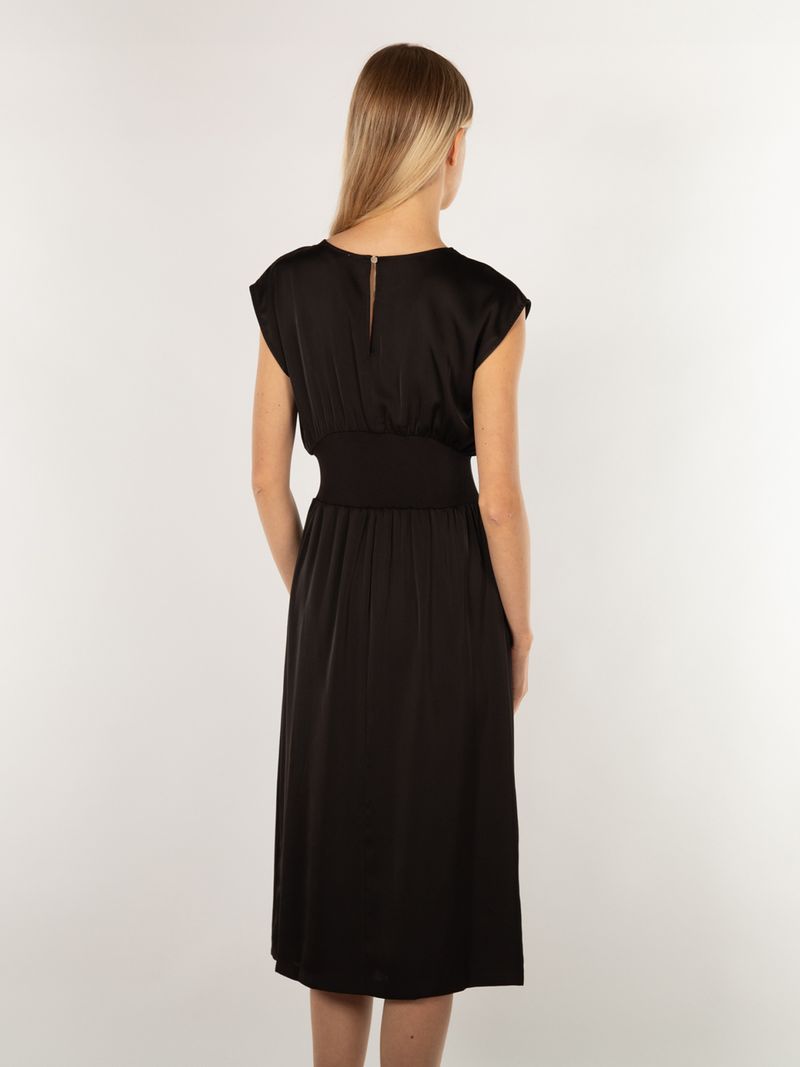 Vestido-con-cintura-ajustable