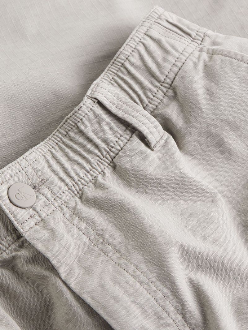 Pantalon-cargo-recto-de-ripstop