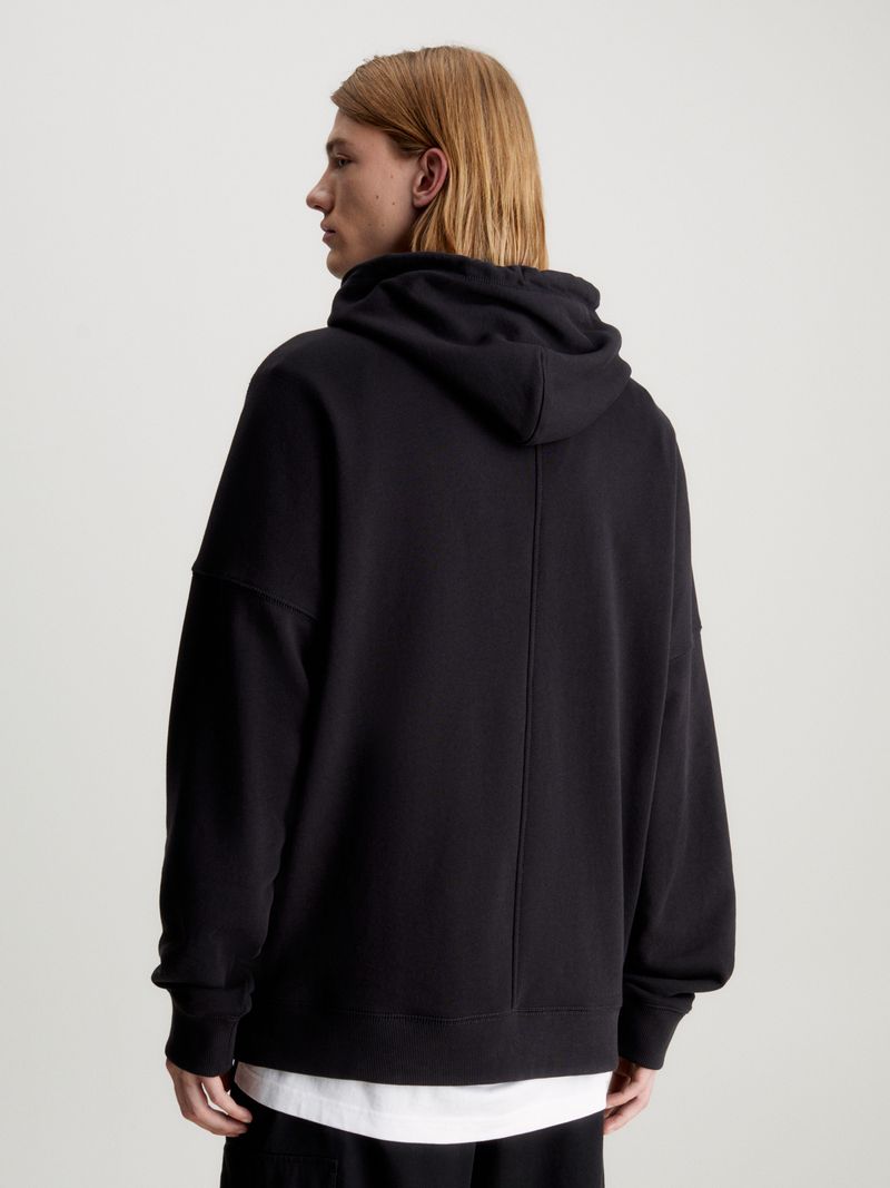 Sudadera-oversized-con-gorro-y-monograma