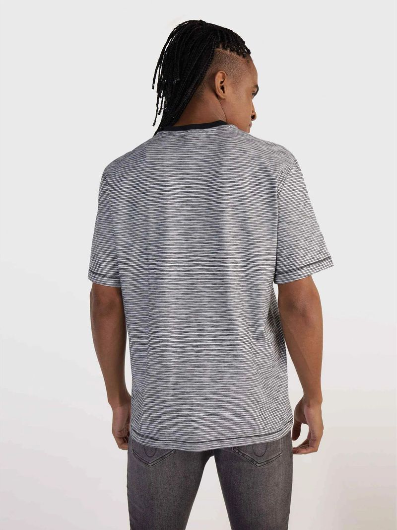 T-shirt-de-manga-corta-a-rayas